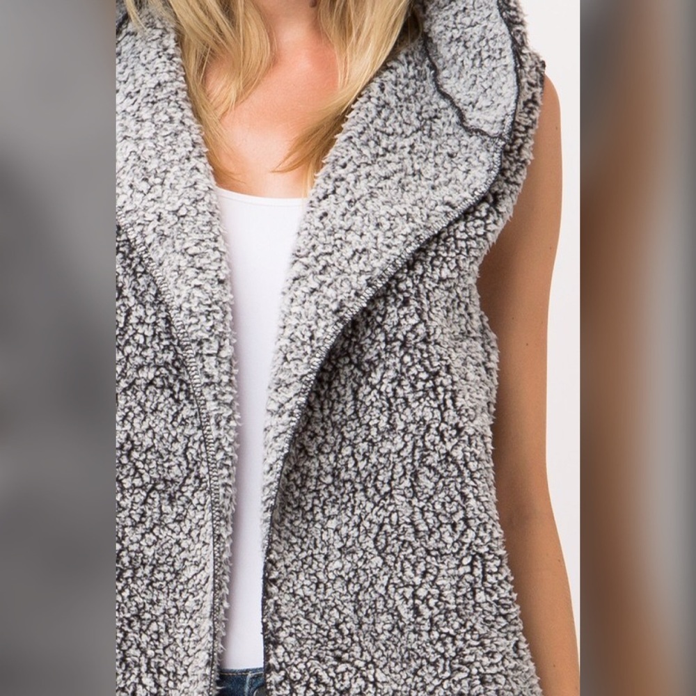 ❤️LAST 1! Sherpa with Pockets and Hoodie! - Picture 7 of 7